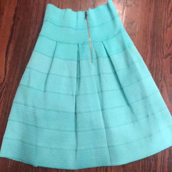 Pixi + ivy - Picture 2 of 3